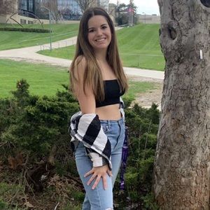 Meet your Posher, Daniela